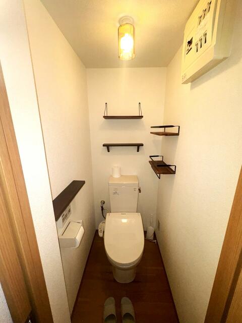 トイレ／温水洗浄便座付き洋式トイレ