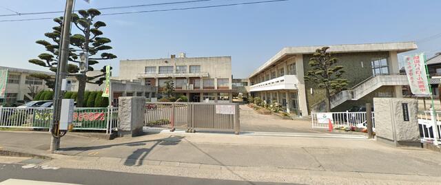 三木町立平井小学校 (927m)