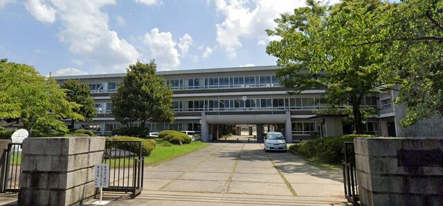 三木町立三木中学校 (993m)