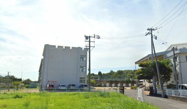 さぬき市立造田小学校 (1,178m)
