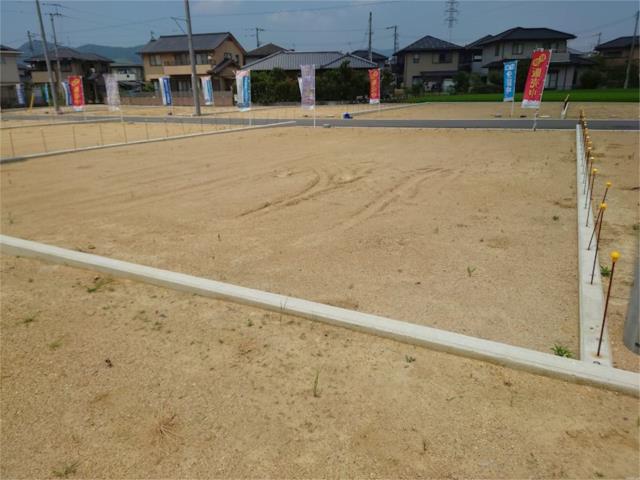 現地（外観）／滝宮小学校まで徒歩９分、滝宮こども園まで徒歩６分。毎日の通学