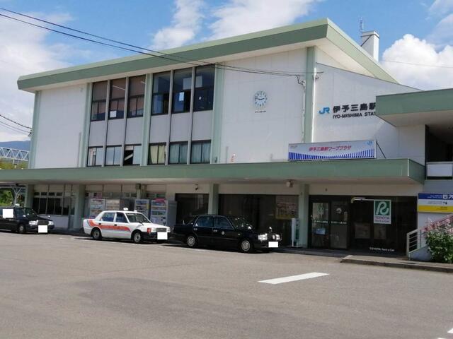 ＪＲ伊予三島駅 (240m)