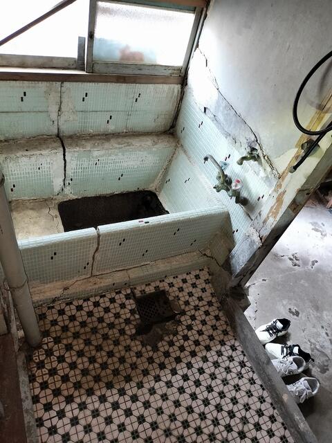 detached 愛媛県南宇和郡愛南町城辺甲 地図を見る