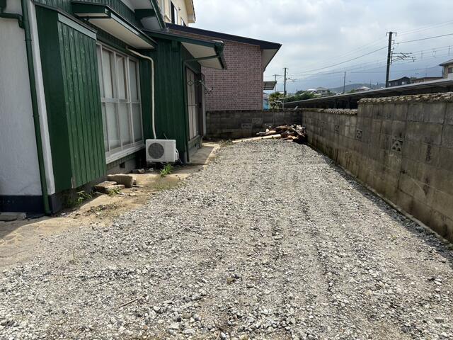 庭／南側は広々としたスペース。お庭を造るもよし！駐車場の使用だっ