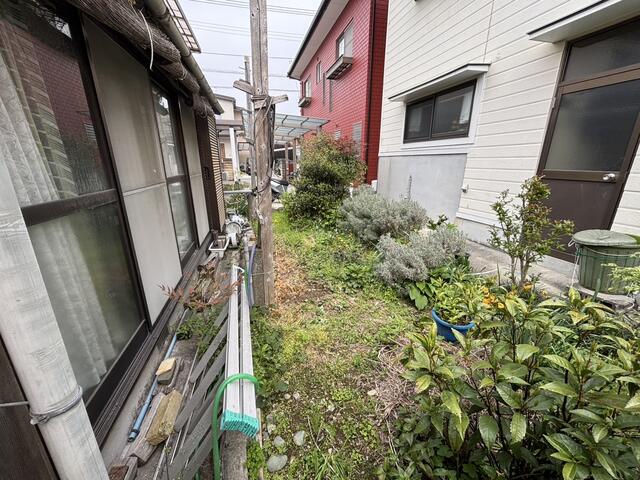 庭／南側のお庭。　小さな家庭菜園可能です。