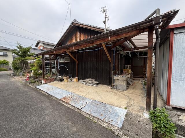 現地（外観）／昔ながらの懐かしい古民家をアレンジしながら住みたい方にはオス