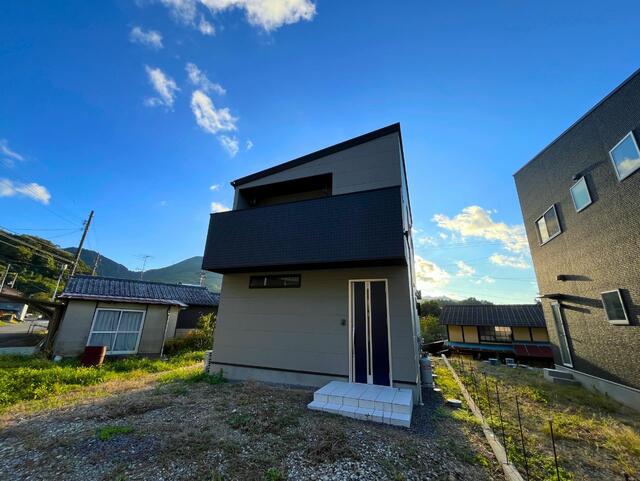 detached 愛媛県伊予郡砥部町岩谷口 地図を見る