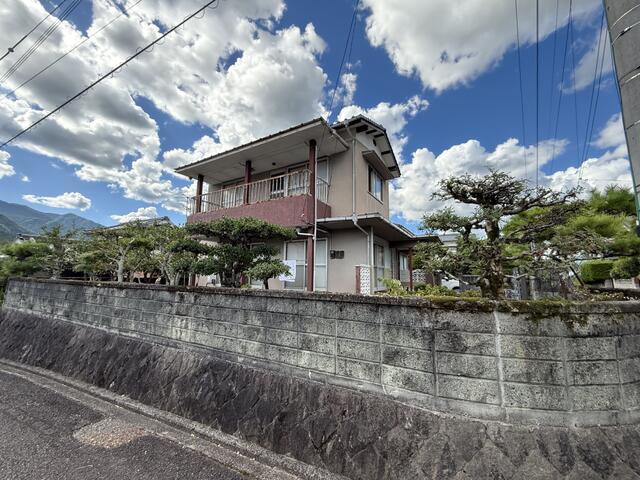 detached 愛媛県上浮穴郡久万高原町菅生 地図を見る