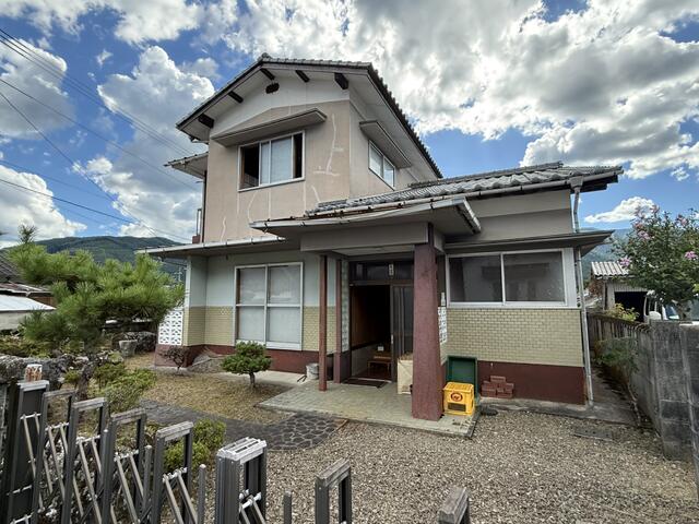 detached 愛媛県上浮穴郡久万高原町菅生 地図を見る