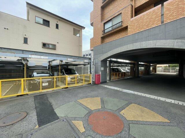 機械式駐車場です。