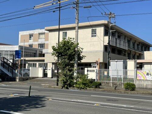 松山市立 味酒小学校 (404m)