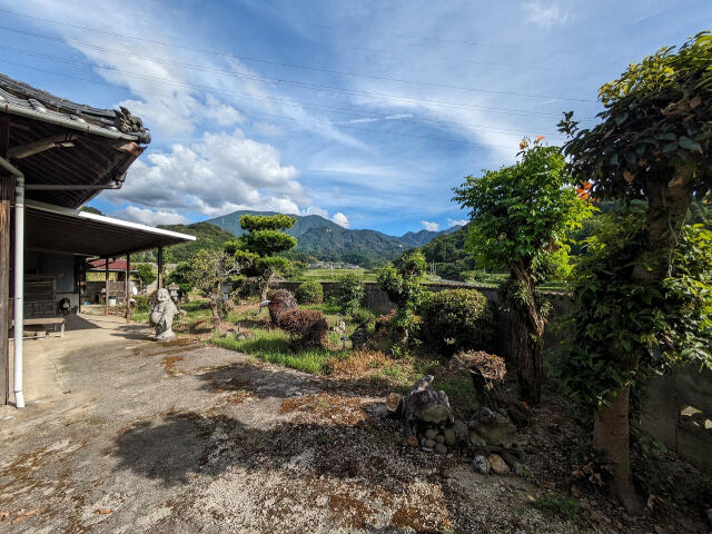 detached 愛媛県松山市窪野町 地図を見る