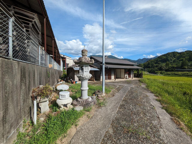 detached 愛媛県松山市窪野町 地図を見る