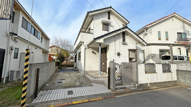 愛媛県松山市の一戸建て | 1390万円 | 4DK | 142.71m² | Akiyama house finder