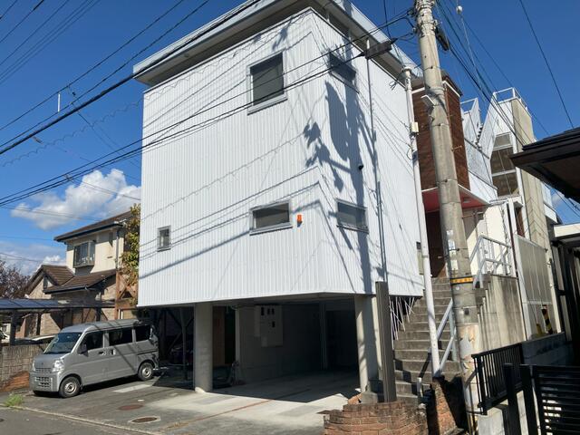 愛媛県松山市の一戸建て | 3980万円 | 3LDK | 242.08m² | Akiyama house finder