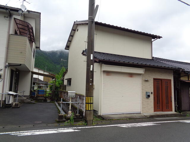 detached 愛媛県上浮穴郡久万高原町上野尻 地図を見る