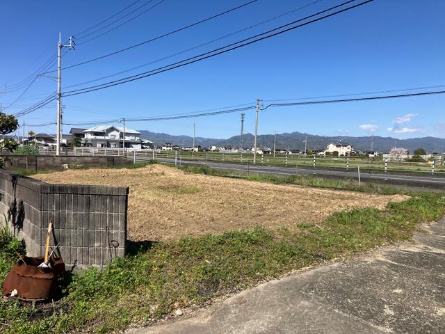 detached 愛媛県伊予郡松前町大字出作 地図を見る
