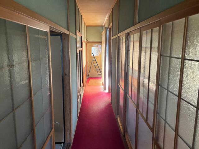 detached 愛媛県伊予郡松前町大字出作 地図を見る