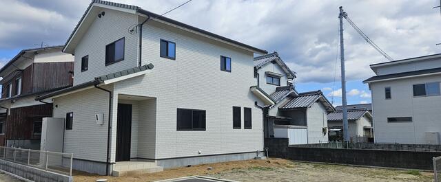 detached 愛媛県伊予郡松前町大字北黒田 地図を見る