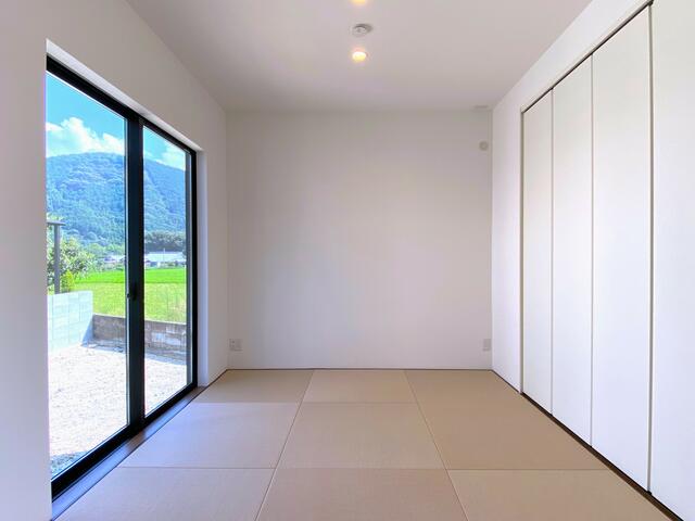 detached 愛媛県東温市南方 地図を見る