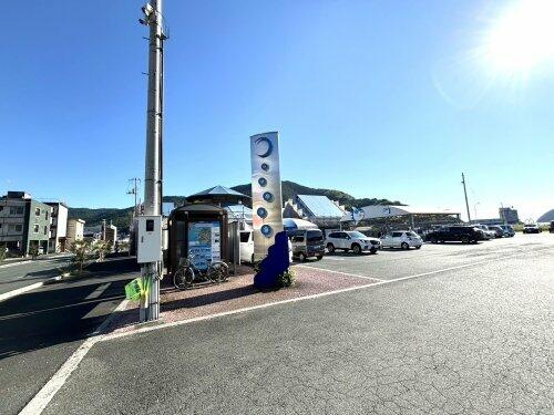 みかめ海の駅 潮彩館 (2,314m)