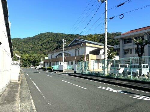三瓶ひまわりこども園 (2,618m)