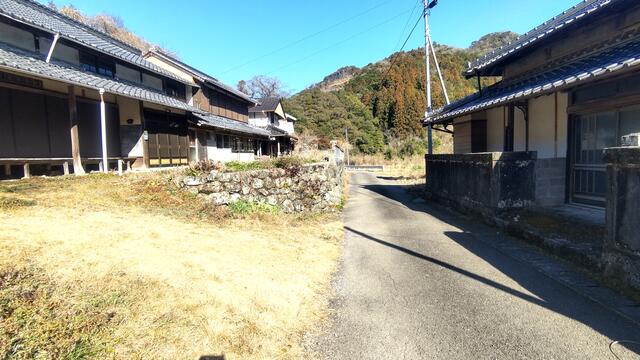 detached 高知県高岡郡日高村柱谷 地図を見る