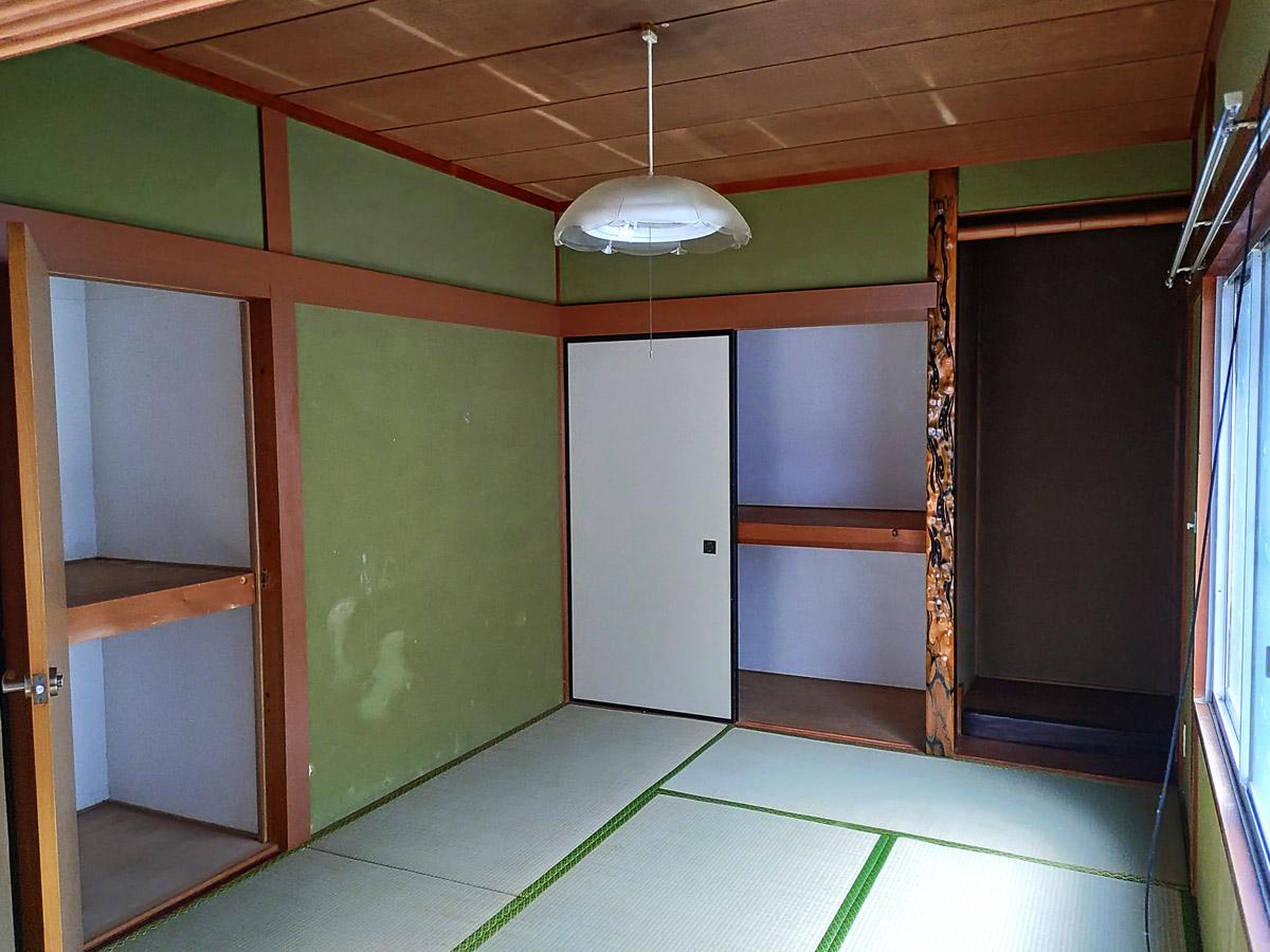 リビング以外の居室／１階南和室は収納力十分