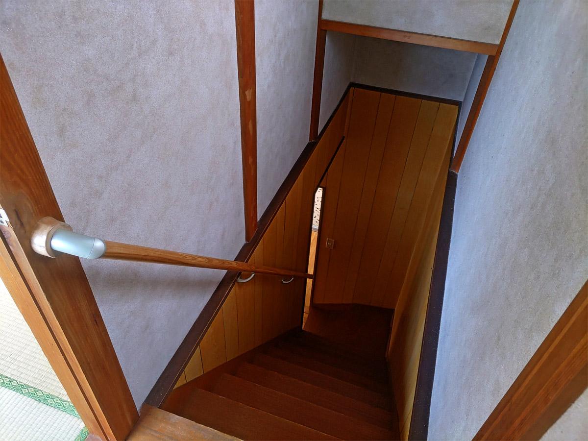 その他設備／階段は手すり付き