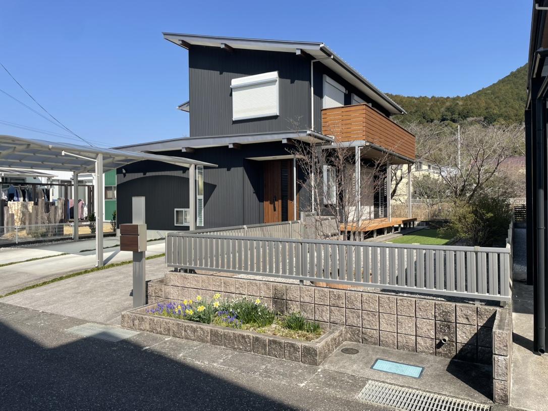 detached 高知県香南市野市町母代寺 地図を見る