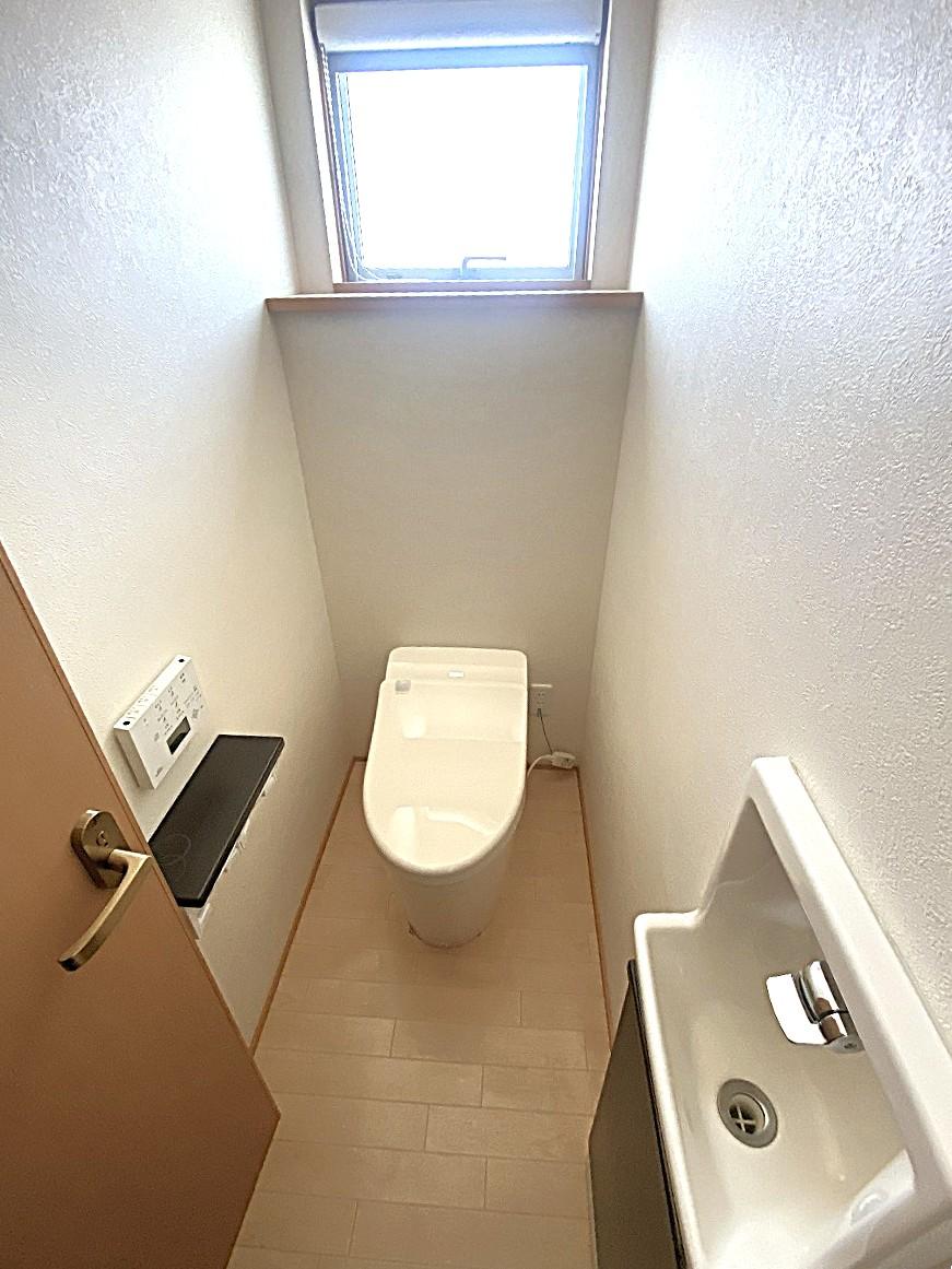 detached 高知県香南市野市町母代寺 地図を見る