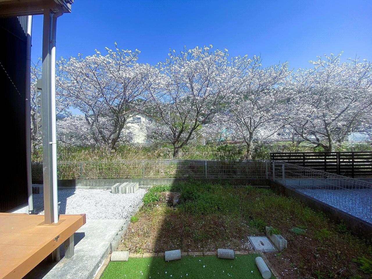 detached 高知県香南市野市町母代寺 地図を見る