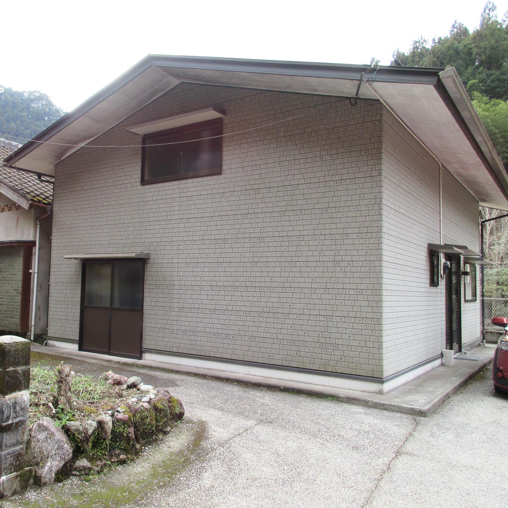 detached 高知県吾川郡仁淀川町長者丙 地図を見る