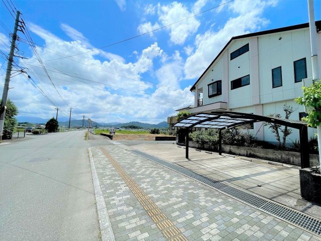 detached 福岡県嘉穂郡桂川町大字土居 地図を見る