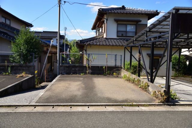 detached 福岡県嘉穂郡桂川町大字吉隈 地図を見る