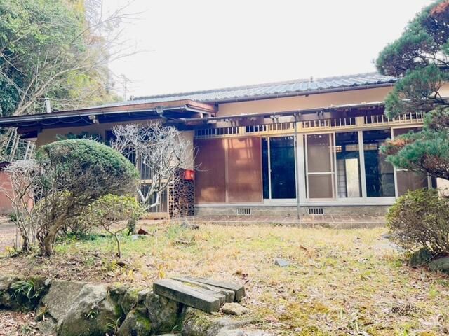 detached 福岡県鞍手郡小竹町大字赤地 地図を見る