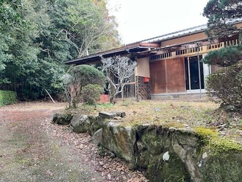 detached 福岡県鞍手郡小竹町大字赤地 地図を見る