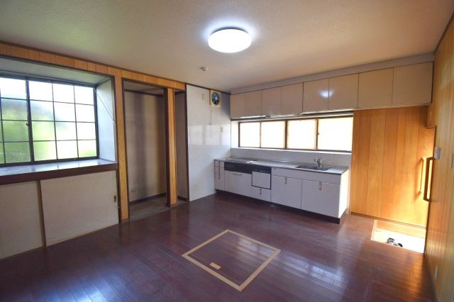 detached 福岡県鞍手郡小竹町大字赤地 地図を見る