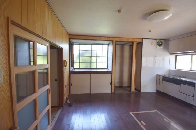 detached 福岡県鞍手郡小竹町大字赤地 地図を見る
