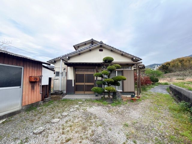 福岡県田川郡香春町の一戸建て | 240万円 | 5DK | 417.82m² | Akiyama house finder
