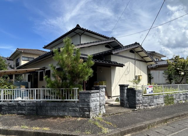 佐賀県唐津市の一戸建て | 1080万円 | 4LDK | 241.65m² | Akiyama house finder