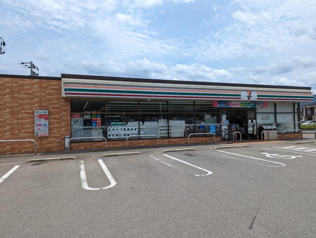 セブンイレブン唐津浜玉店 (284m)