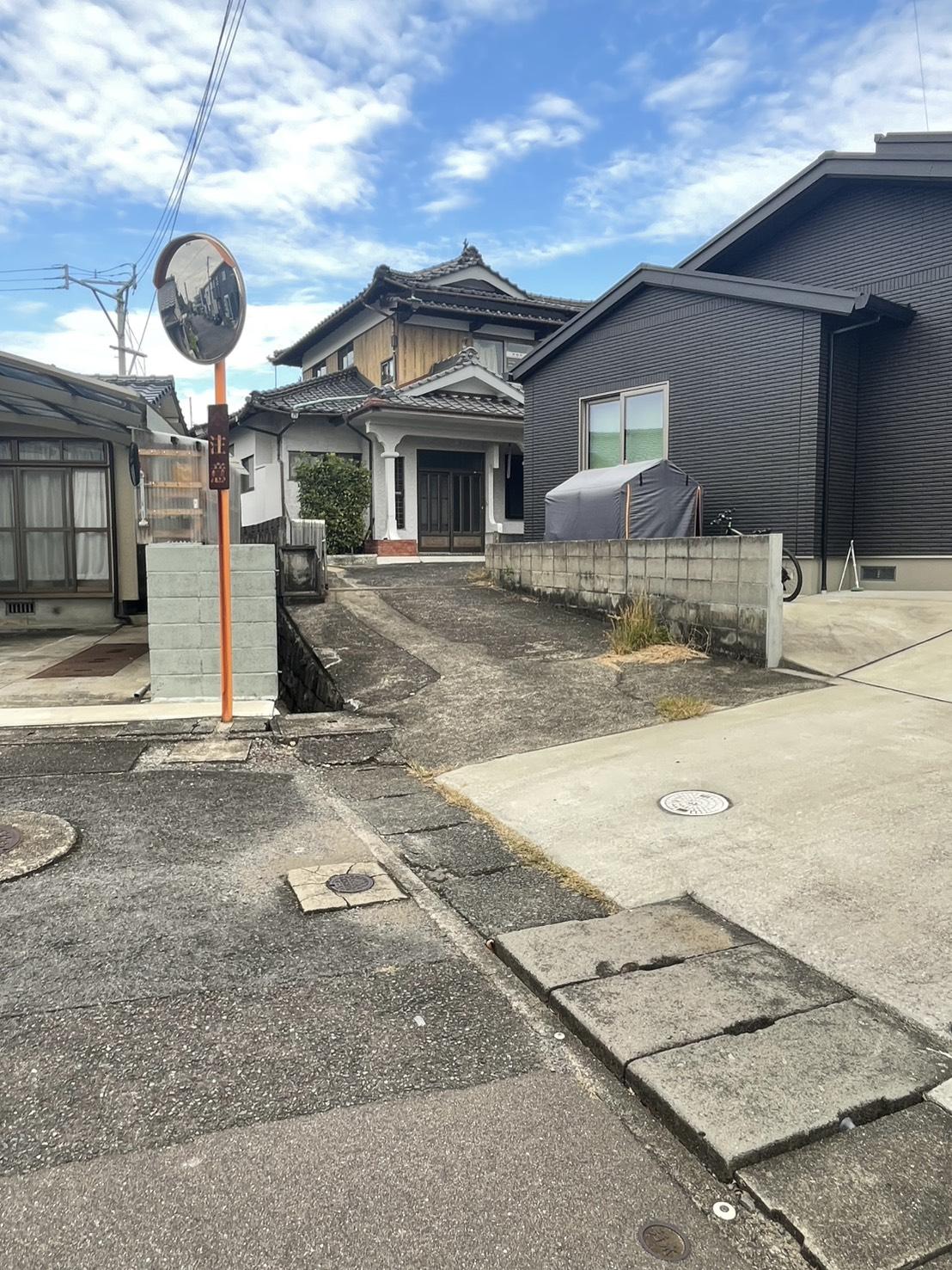 現地写真（前面道路含む）