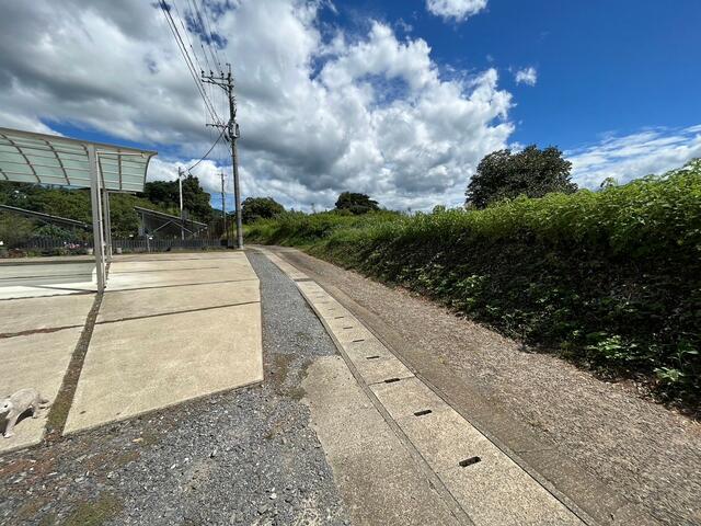 本件土地までの道は、一部狭いところもあります。現地要確認。
