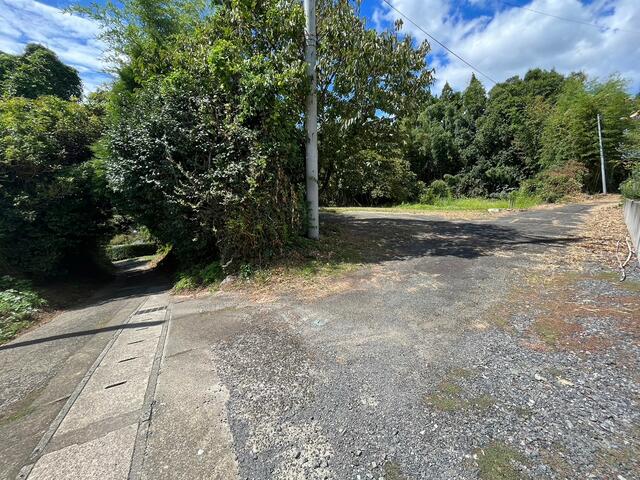 角地、２方接道（南側・東側）