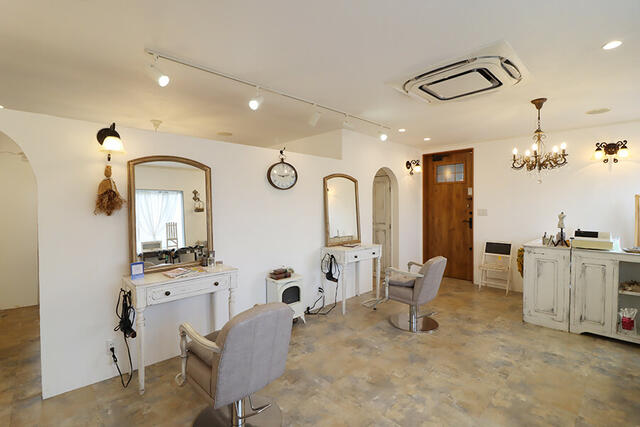 【サロンスペース】美容室の居抜き相談可能。すぐに開業を検討さ