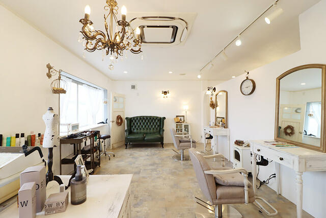 【サロンスペース】現在は美容室のサロンスペースとして利用中。