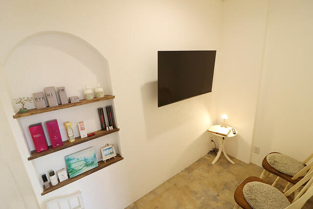 【待合スペース】来客対応に便利な待合スペース。コンパクトなが