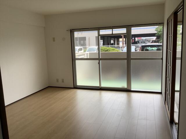 リビング／南向きの明るく広々リビング