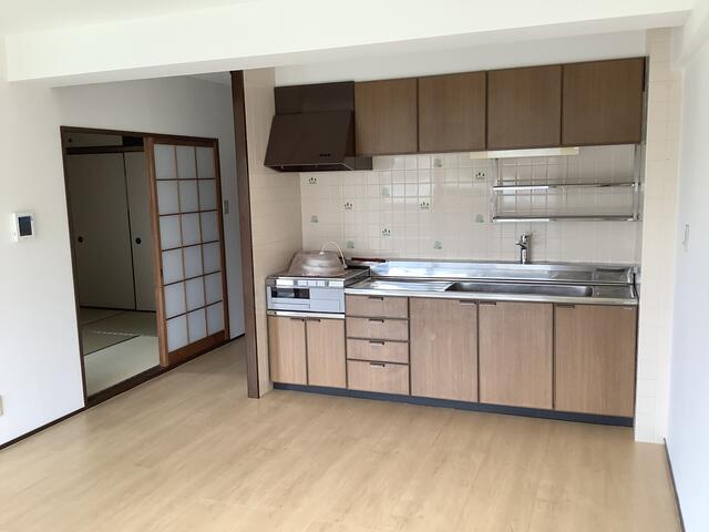 キッチン／南向きの明るく広々リビングキッチン